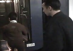 Cazzo porno adulti gratis con un grosso cazzo con la schiena nuda e capriola !!