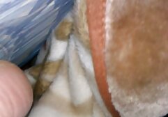 Dai capelli neri ragazza in video privati hard gratis basso frustate e dildo