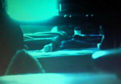 giovane video di sesso porno gratis bruna con trecce succhia